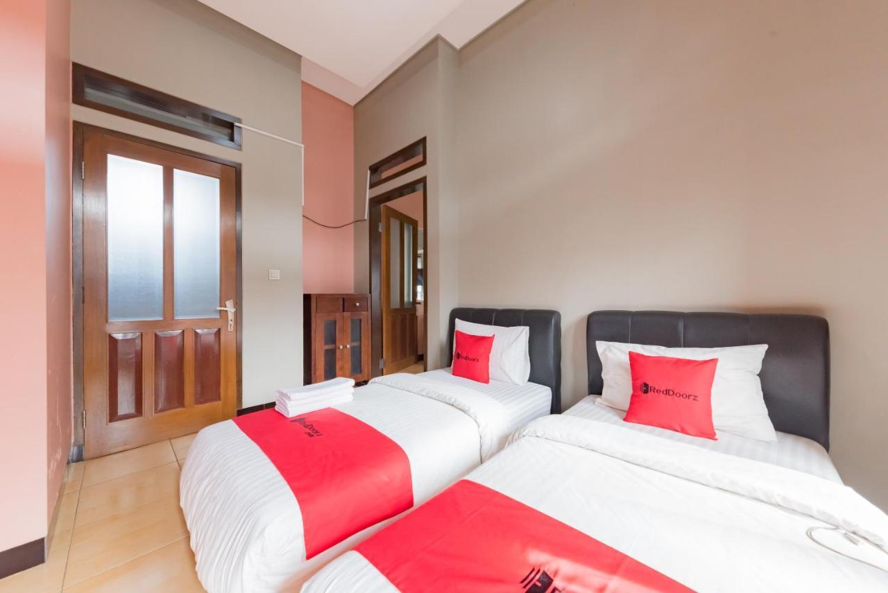 OYO 90026 Guest House Teras Waruga Syariah Cimahi Bagian luar foto