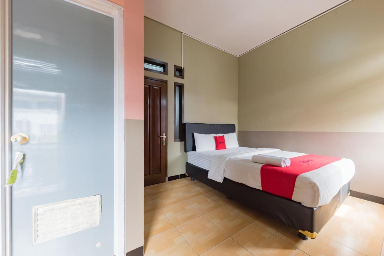OYO 90026 Guest House Teras Waruga Syariah Cimahi Bagian luar foto